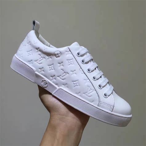 louis vuitton shoes 1a1k5j|louis vuitton lv sneakers.